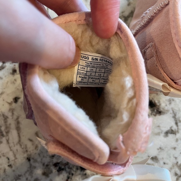 UGG Jesse Bow ll Infant Boot - Picture 7 of 8